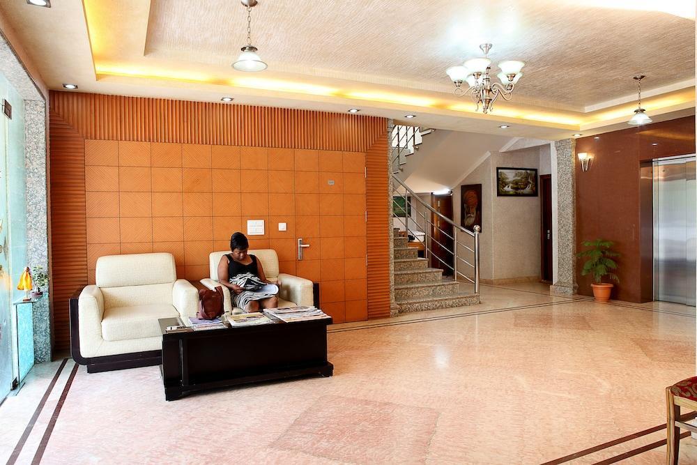 Indira International Inn Нью-Дели Экстерьер фото