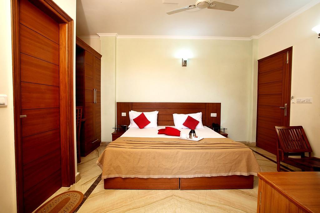 Indira International Inn Нью-Дели Экстерьер фото