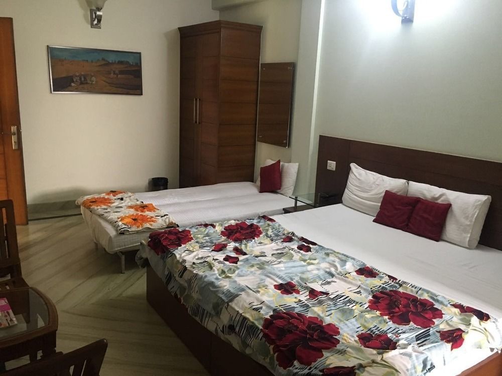 Indira International Inn Нью-Дели Экстерьер фото